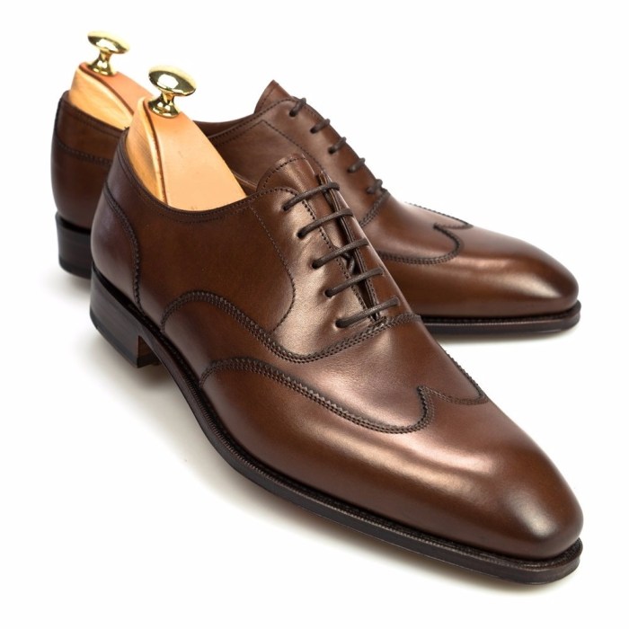 Mens leather dress shoe