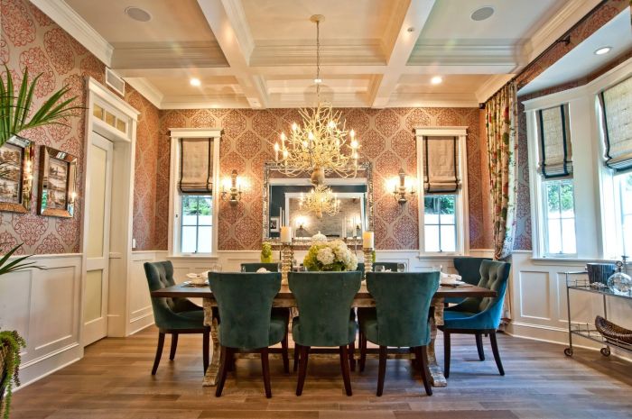 How to decorate a formal dining room