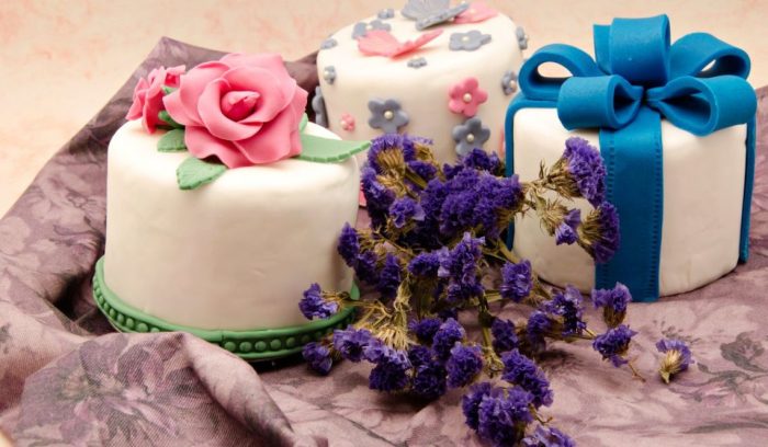 How to start a cake decorating supplies business