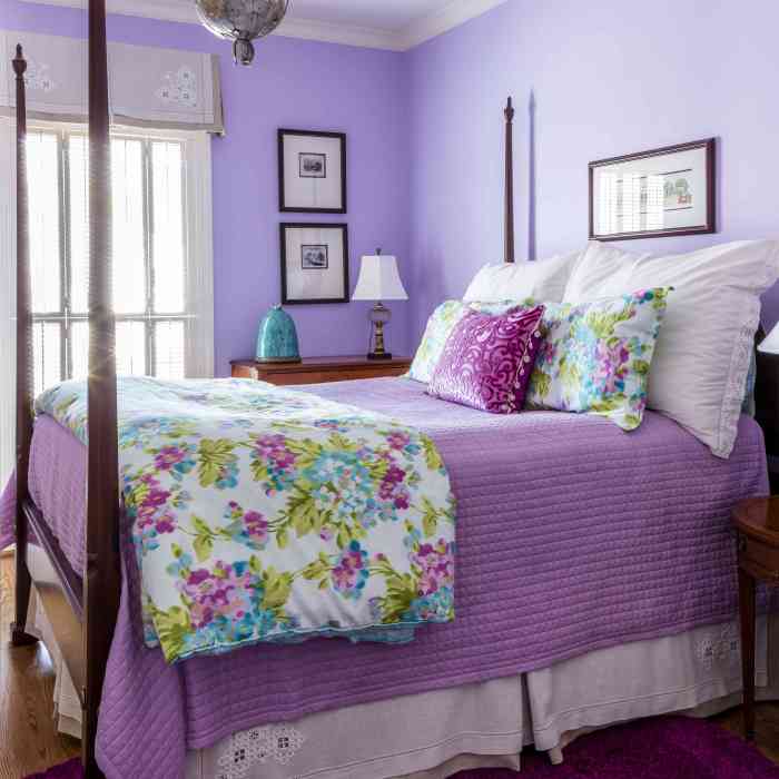 How to decorate a pink and purple room