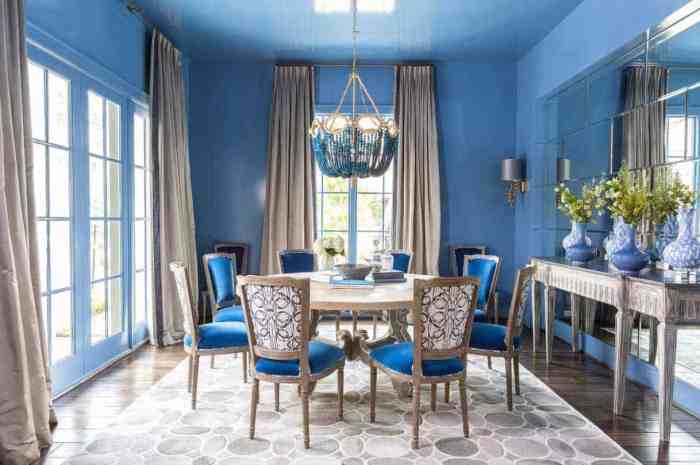 How to decorate a blue dining room